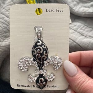 New - Fleur de lis magnetic pendant!